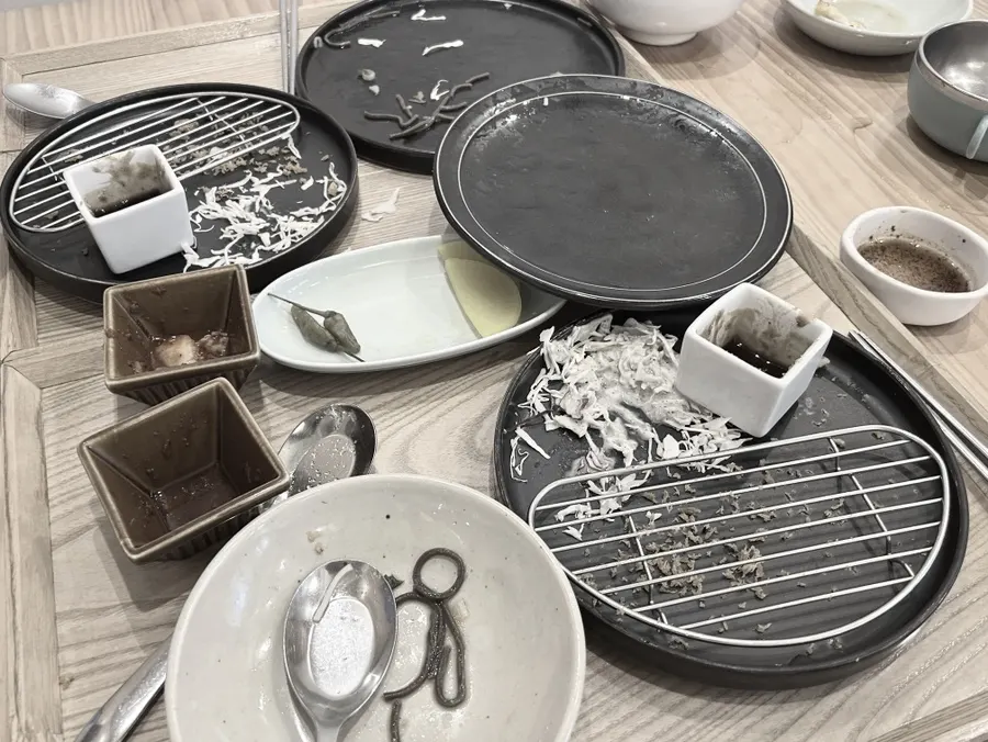 Empty bowls after the meal