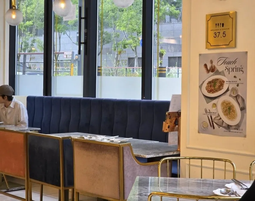 Group table space available for booking
