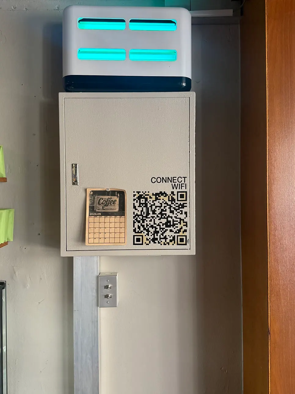 Wi-Fi QR code sign and table-ordering instructions