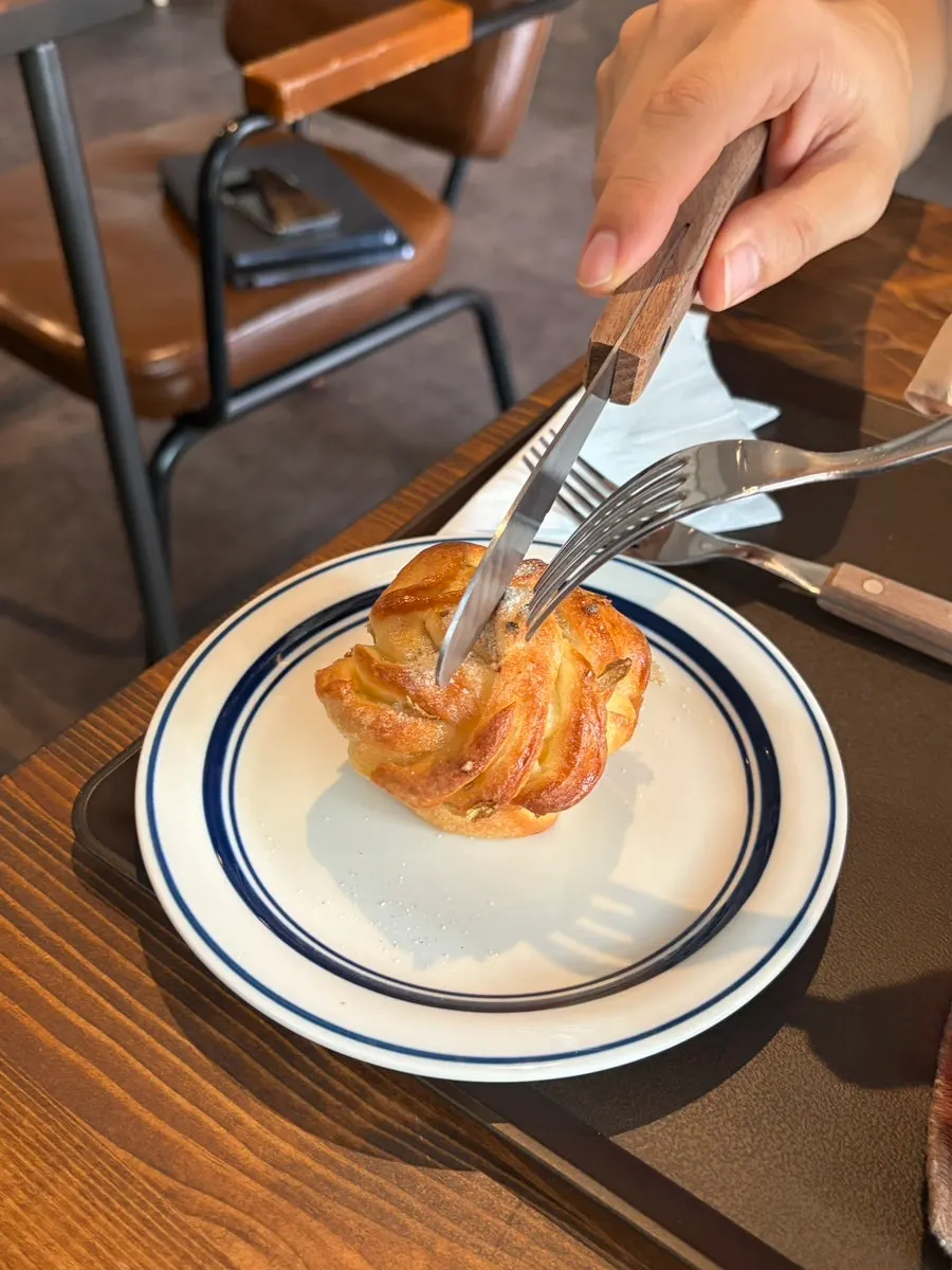 Mudeungdowon's cardamom bun