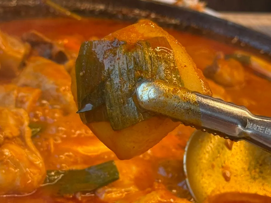 Dakdoritang with big pieces of chicken