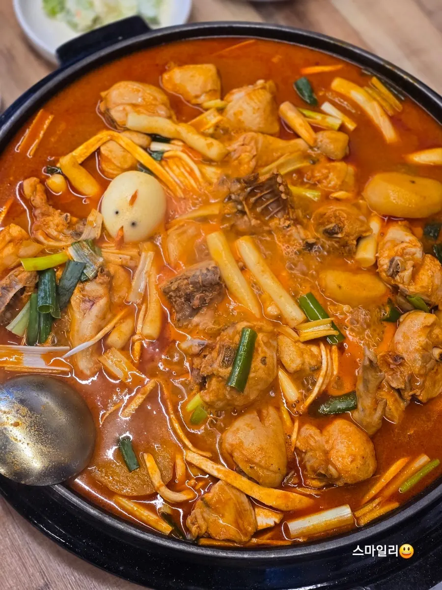 Dakdoritang with the sauce reduced from simmering