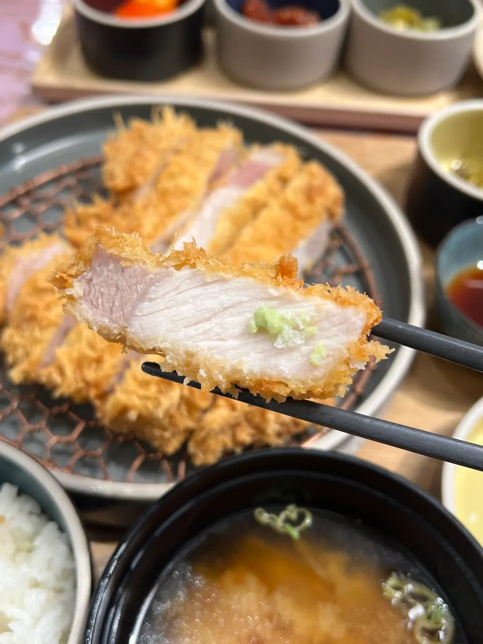 성내동 돈까스 리애 프리미엄 메뉴 클로즈업