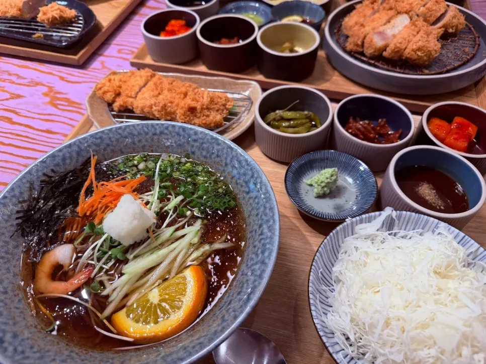 육즙이 보이는 멘츠카츠 단면