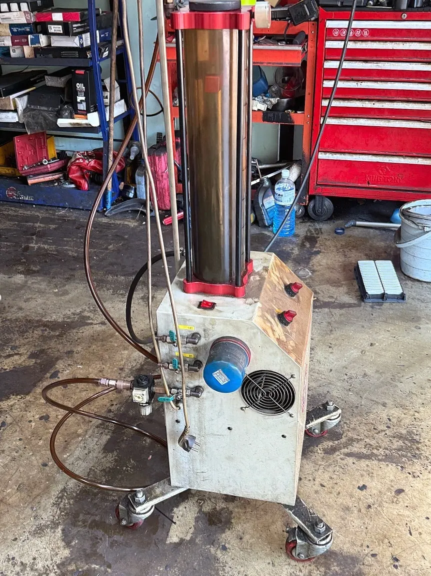 Machine used for residual oil removal