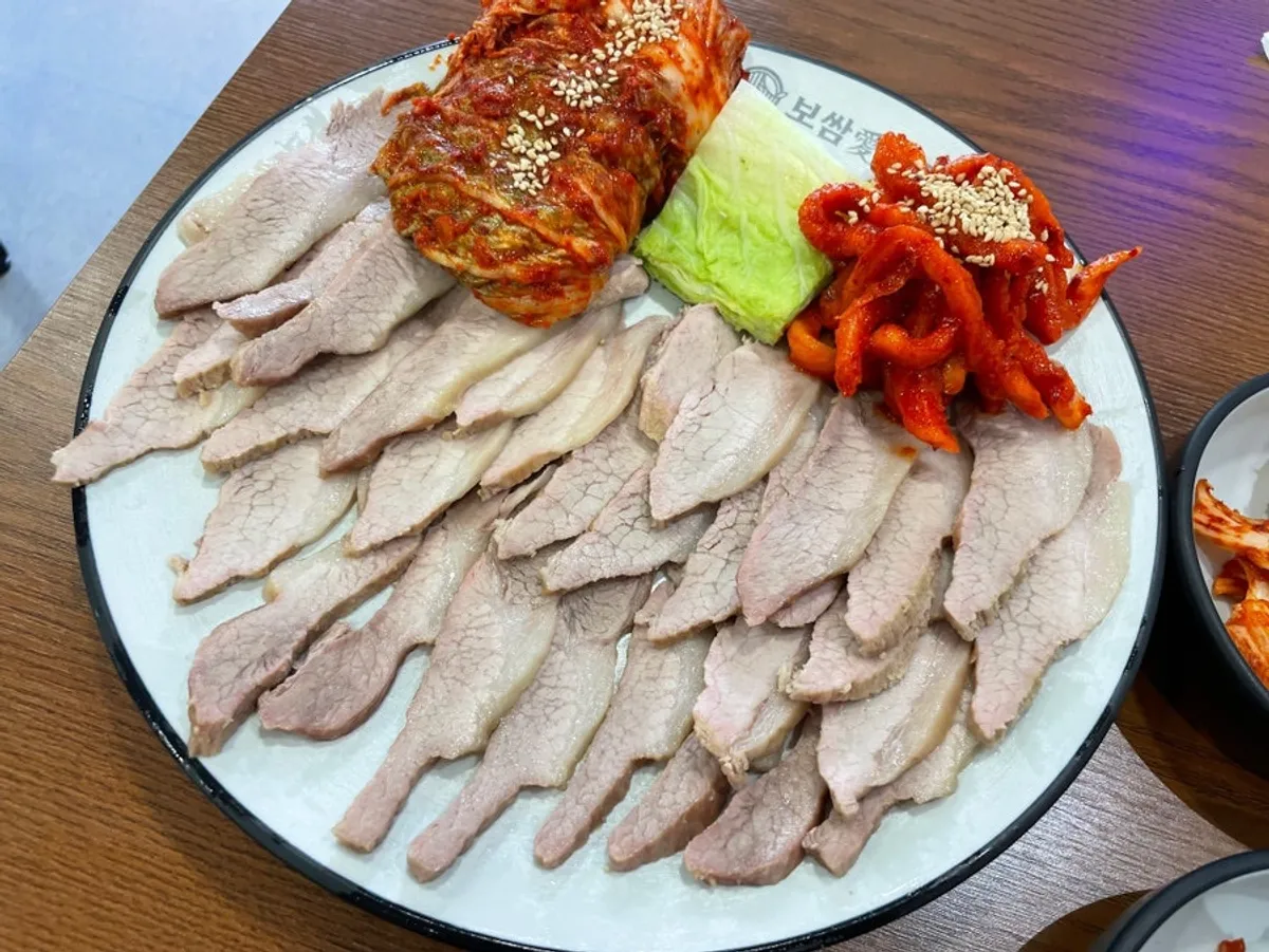 보쌈애칼국수 성남상대원점 가브리살 보쌈 한 상