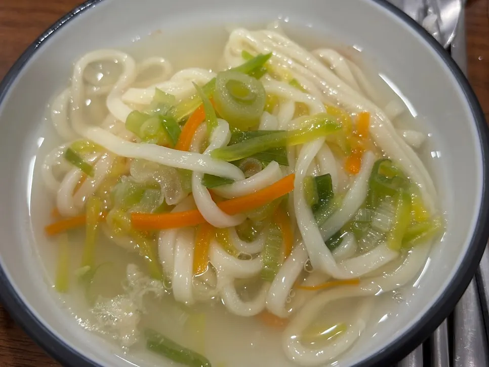 애호박 당근 넣고 끓인 칼국수