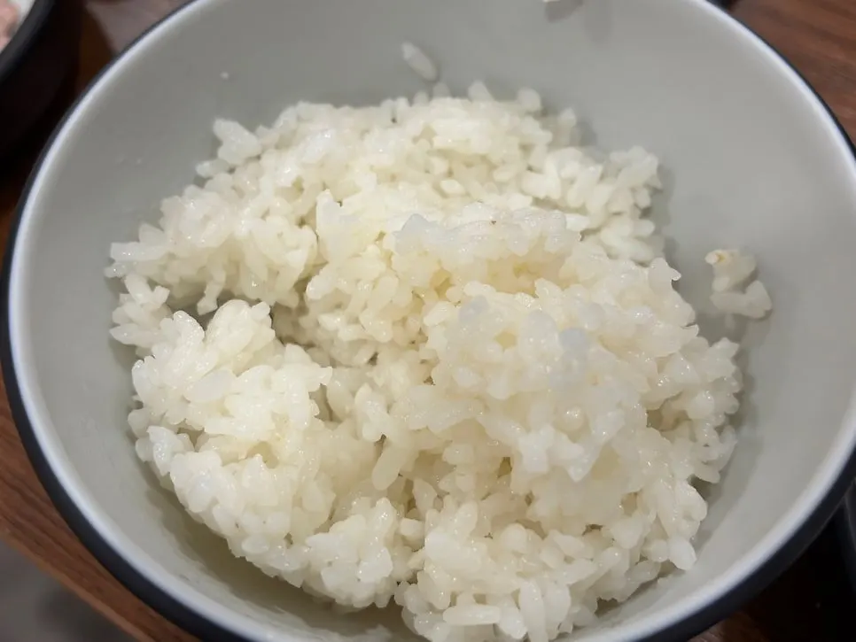 얇게 썰어 나온 어린이용 가브리살 보쌈