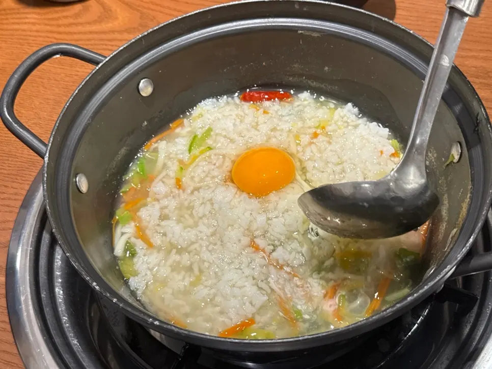 Finished bowl of seafood kalguksu
