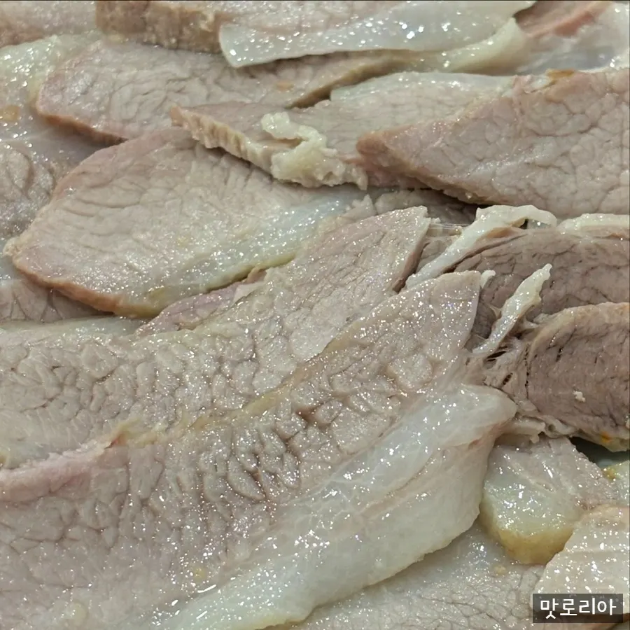 보쌈배추까지 가득 담긴 보쌈 소짜