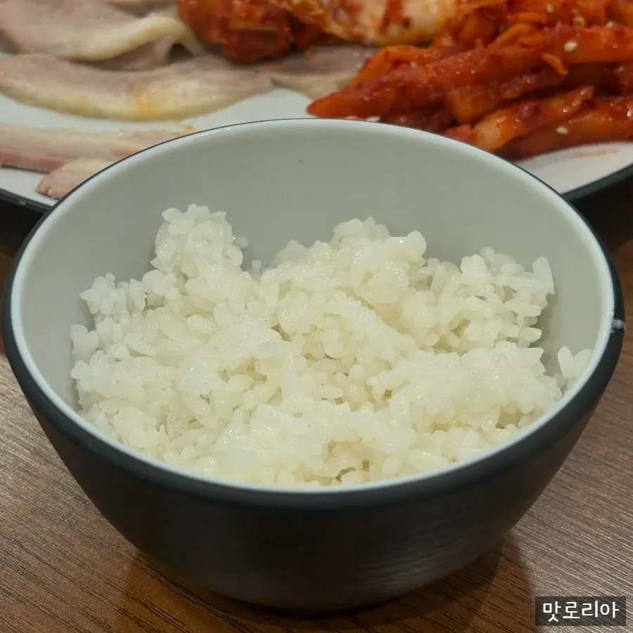 반찬을 가져다 먹을 수 있는 셀프바