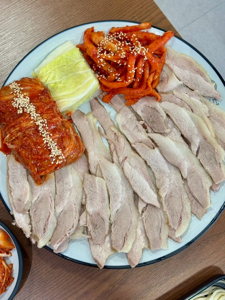 A plate of medium-size gabrisal bossam