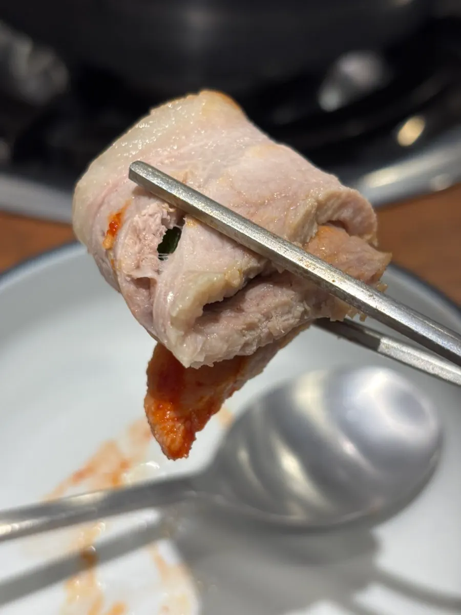 Cross-section of the tender boiled gabrisal pork