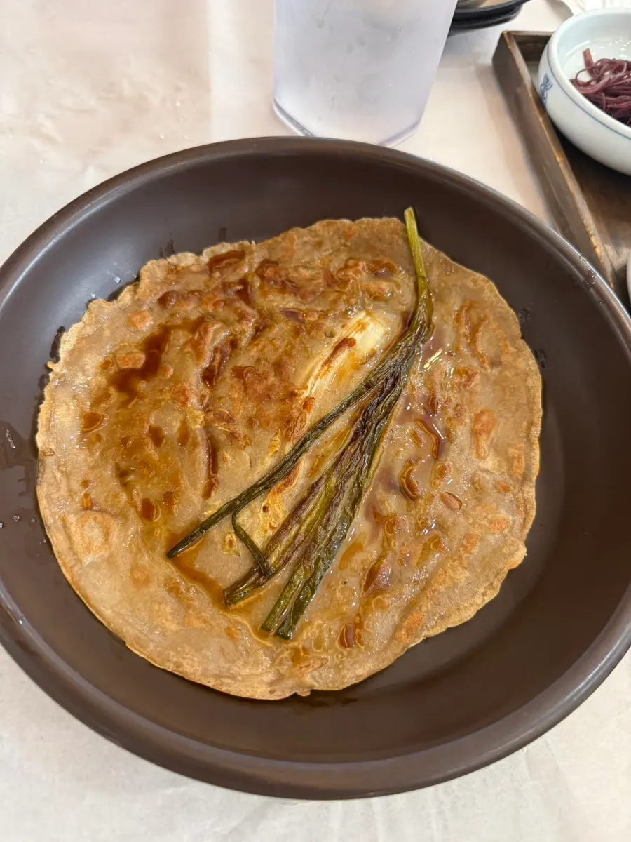 생선조림정식 식사 중인 상차림