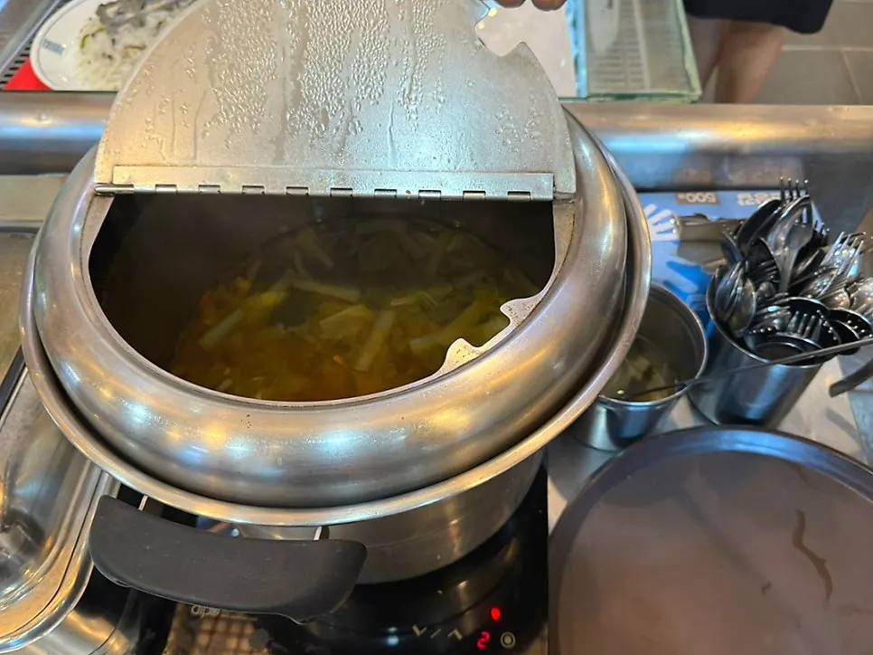 Self-serve banchan bar at Min Cook Apbadang Seongsa