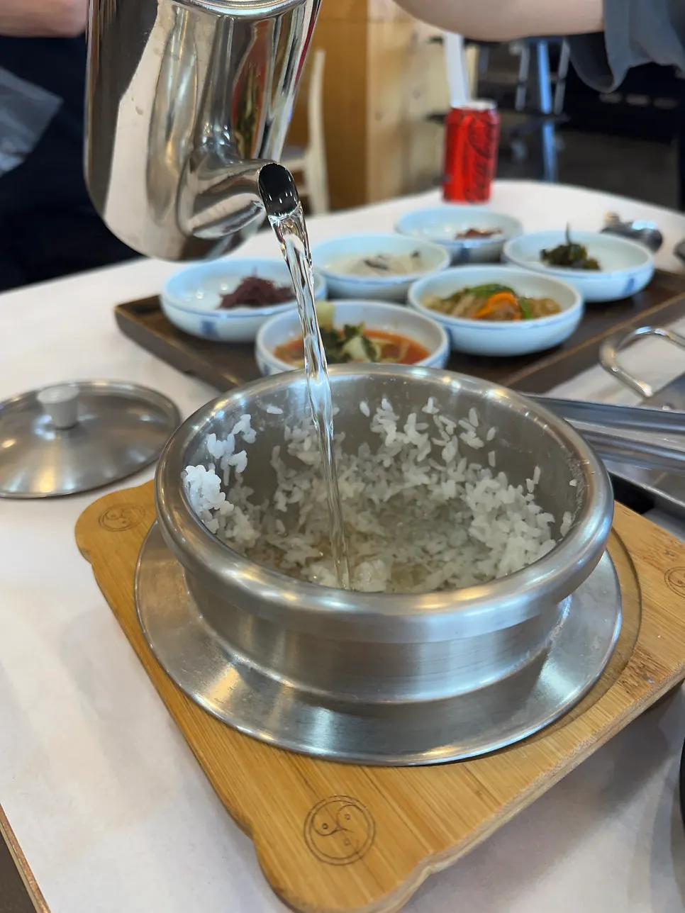 Warm sotbap served for two in one pot