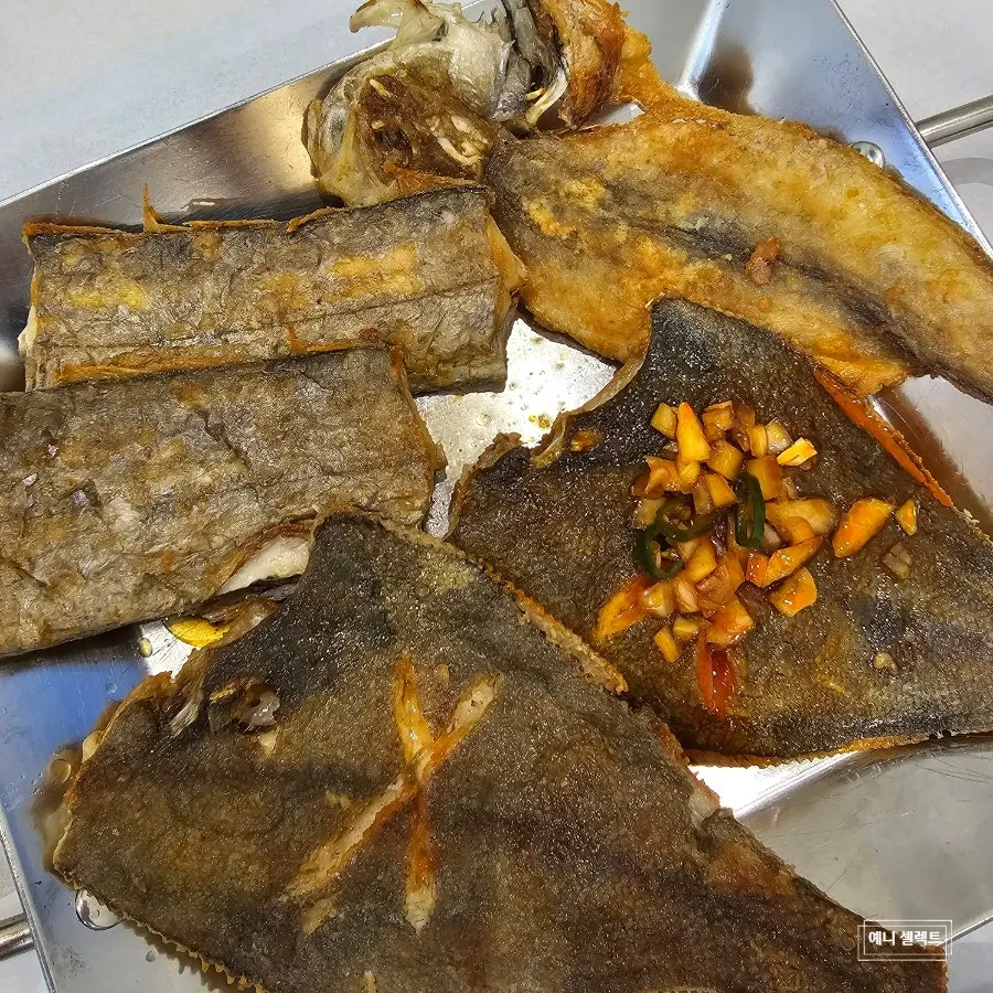 Plate of plump grilled hairtail