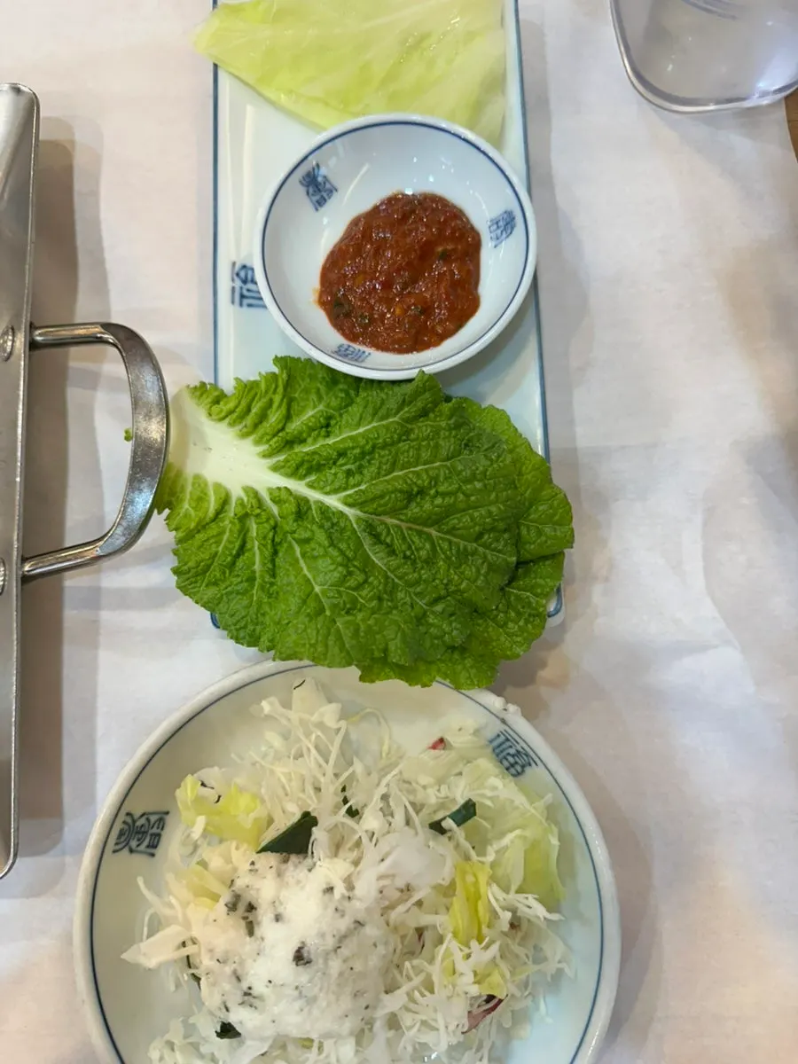 Spacious, clean interior of Min Cook Apbadang Seongsa