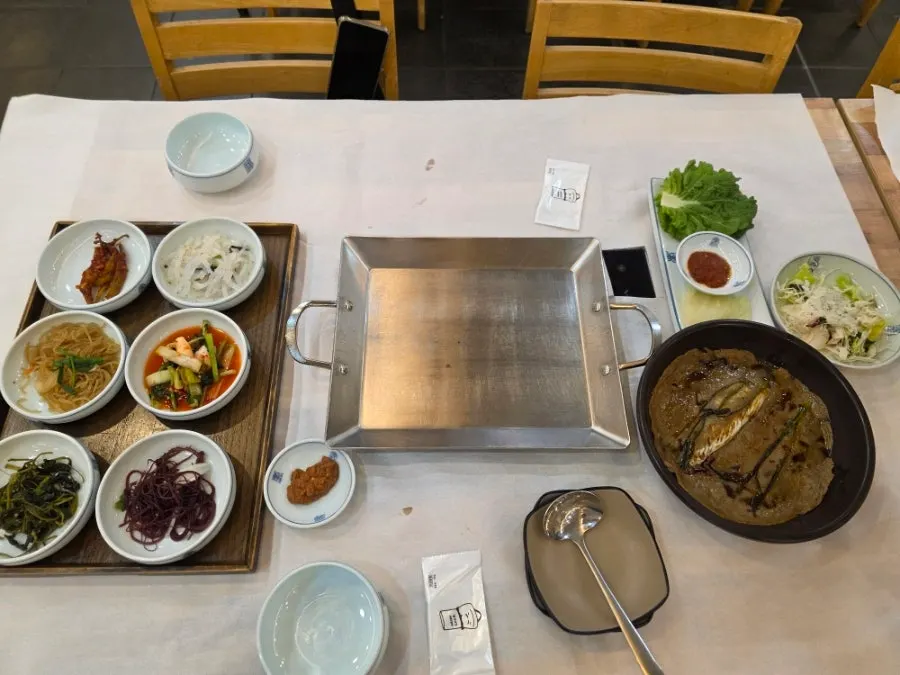 생선구이 한상의 기본 반찬
