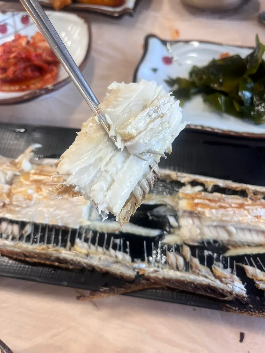 살이 통통한 갈치구이 한 점