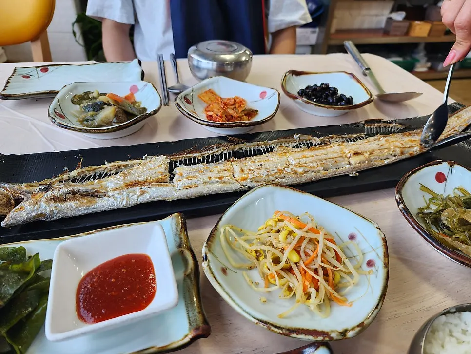 Deboned cutlassfish flesh from the grilled fish