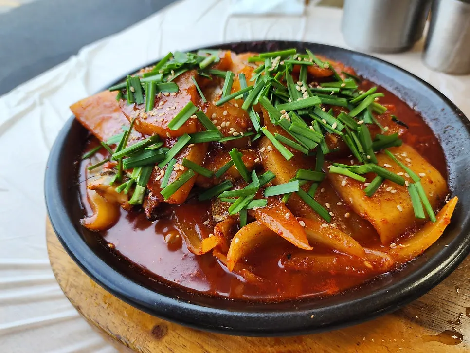 Pot of braised cutlassfish with rich sauce