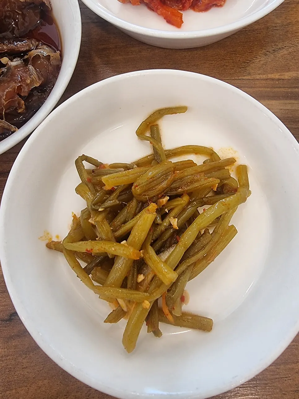 Kimchi and sweet potato stem side dishes