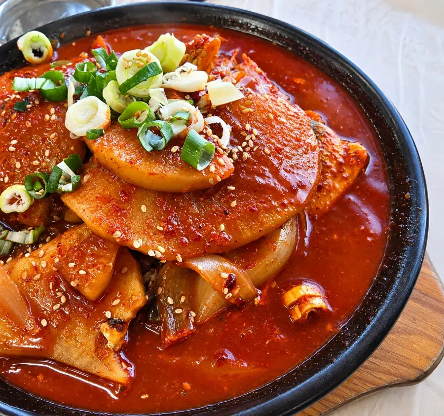 Featured image of a Jeju cutlassfish meal at Seongsan Bada Punggyeong