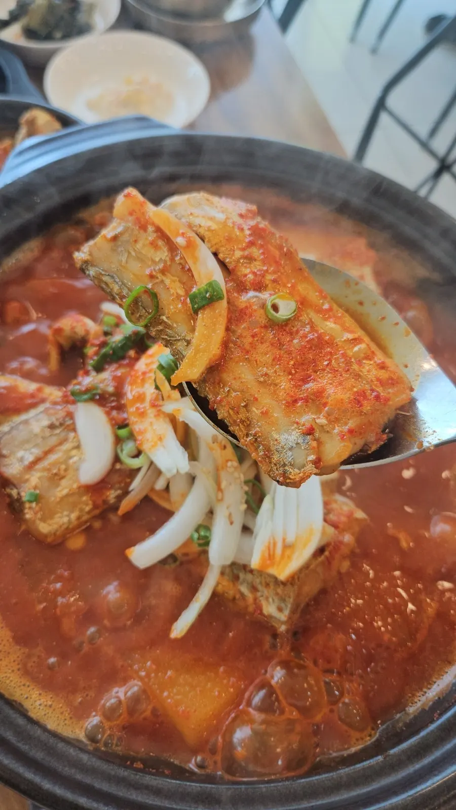 양념 졸인 갈치조림 접시