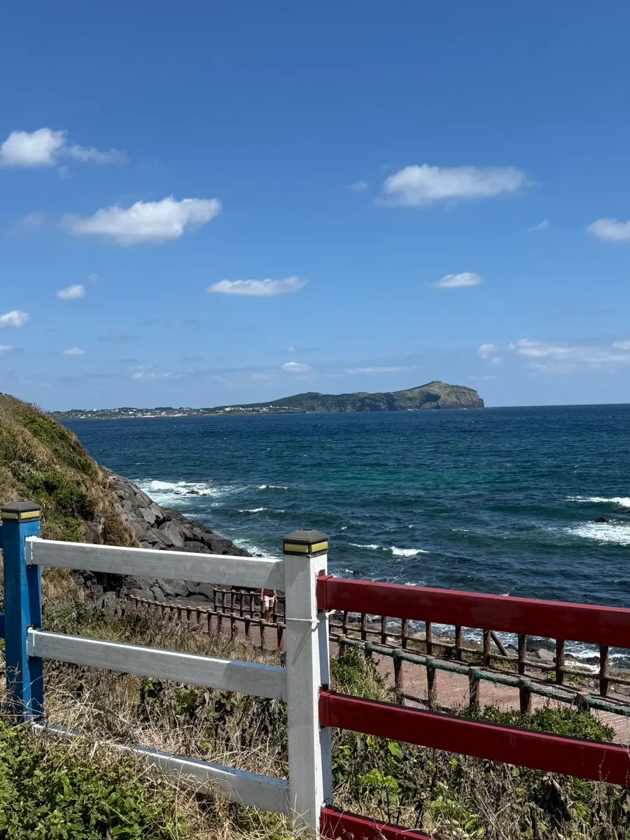 Nearby scenery to explore with Seongsan Ilchulbong