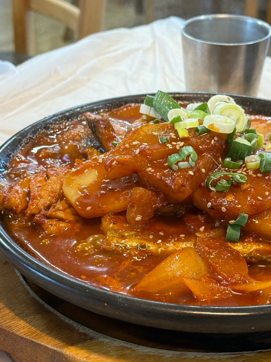 Braised cutlassfish with sauce soaked in