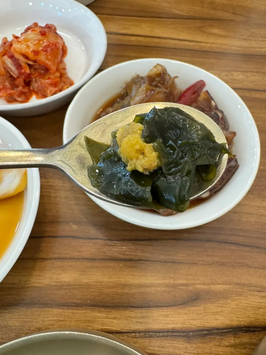 Side dishes served with the set at Jejurowoon Cheonghaewon