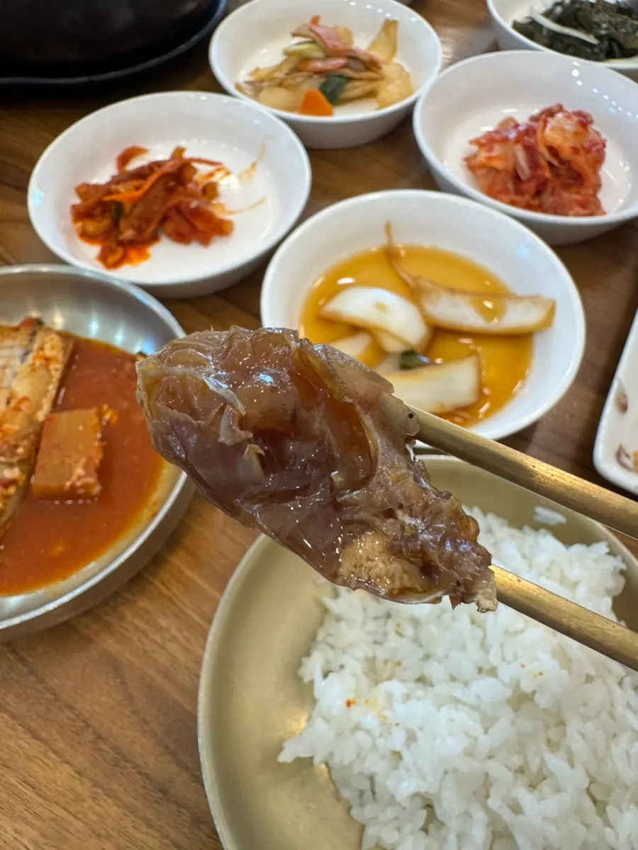 Hairtail flesh served over white rice