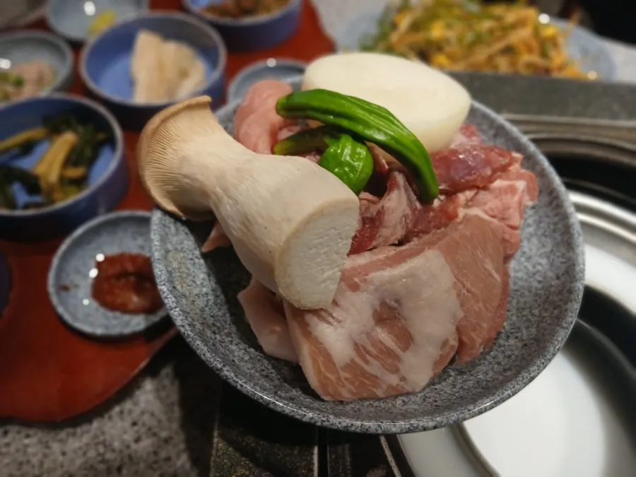 구워지는 특목살 돗주먹구이