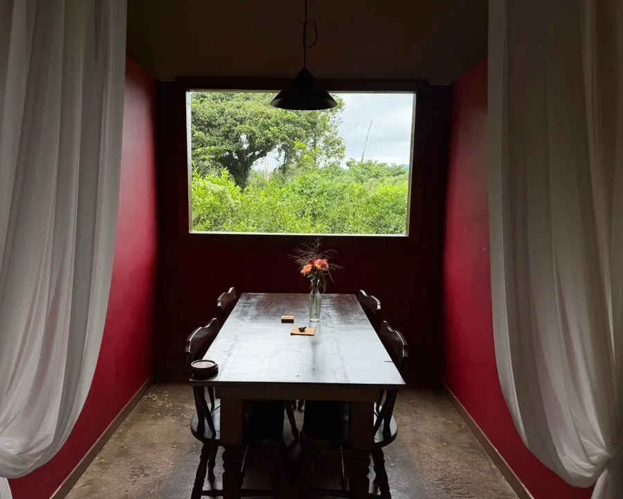 Calm, neatly arranged restaurant table
