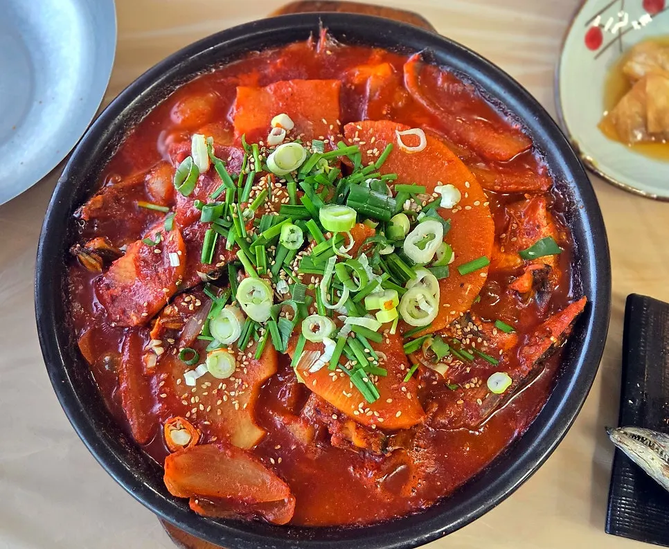 Mixed braise with cutlassfish and mackerel