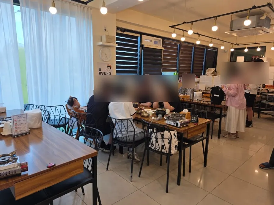 제주로운 청해원 홀 내부