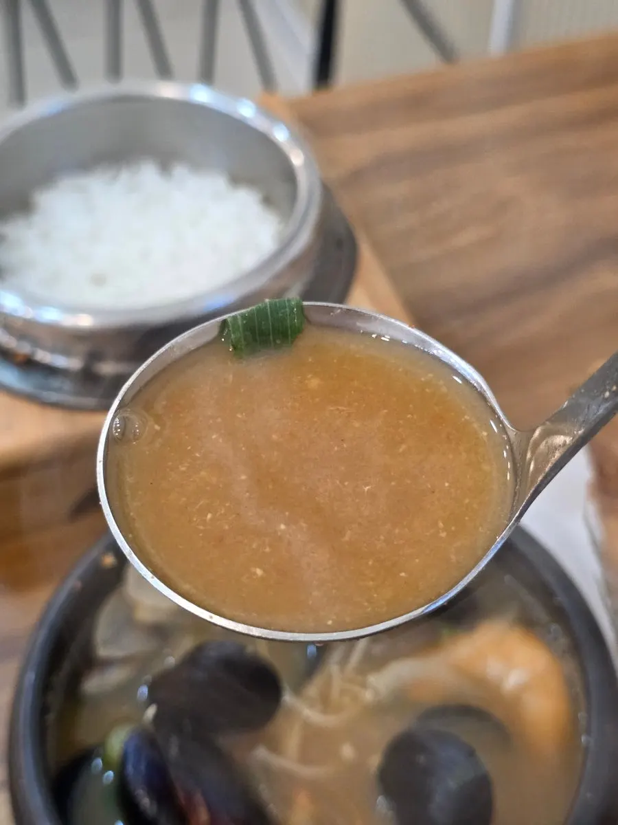 시원한 국물의 해물뚝배기