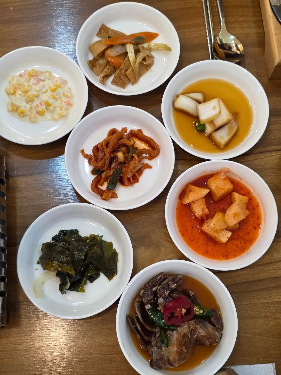 된장 맛이 느껴지는 해물뚝배기