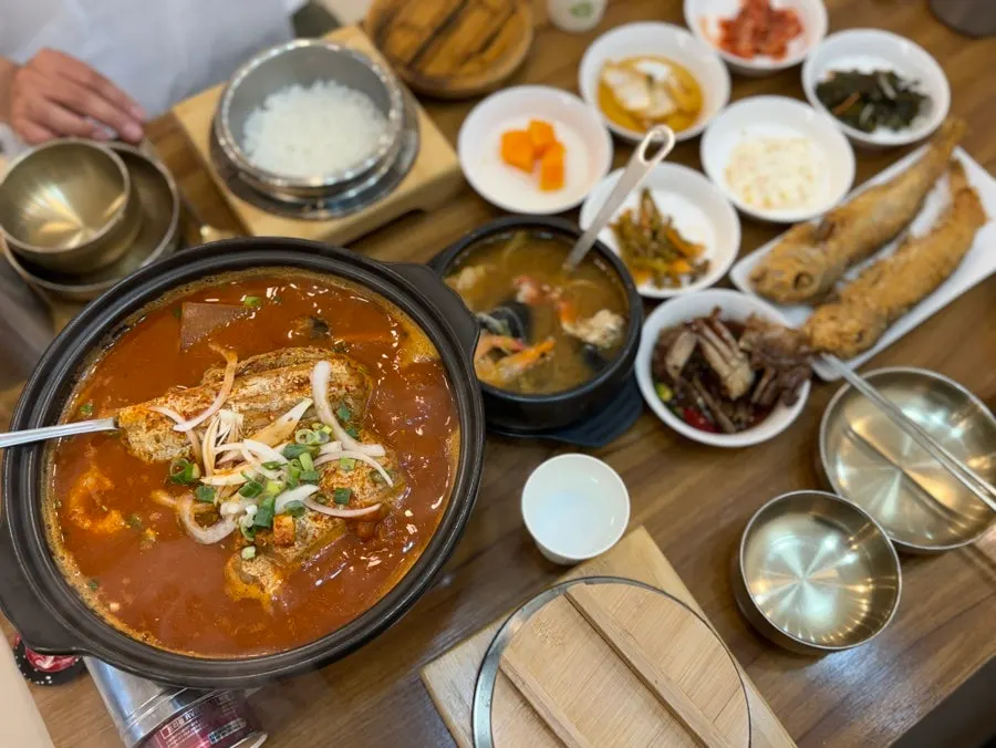 Seafood ttukbaegi with blue crab and clams