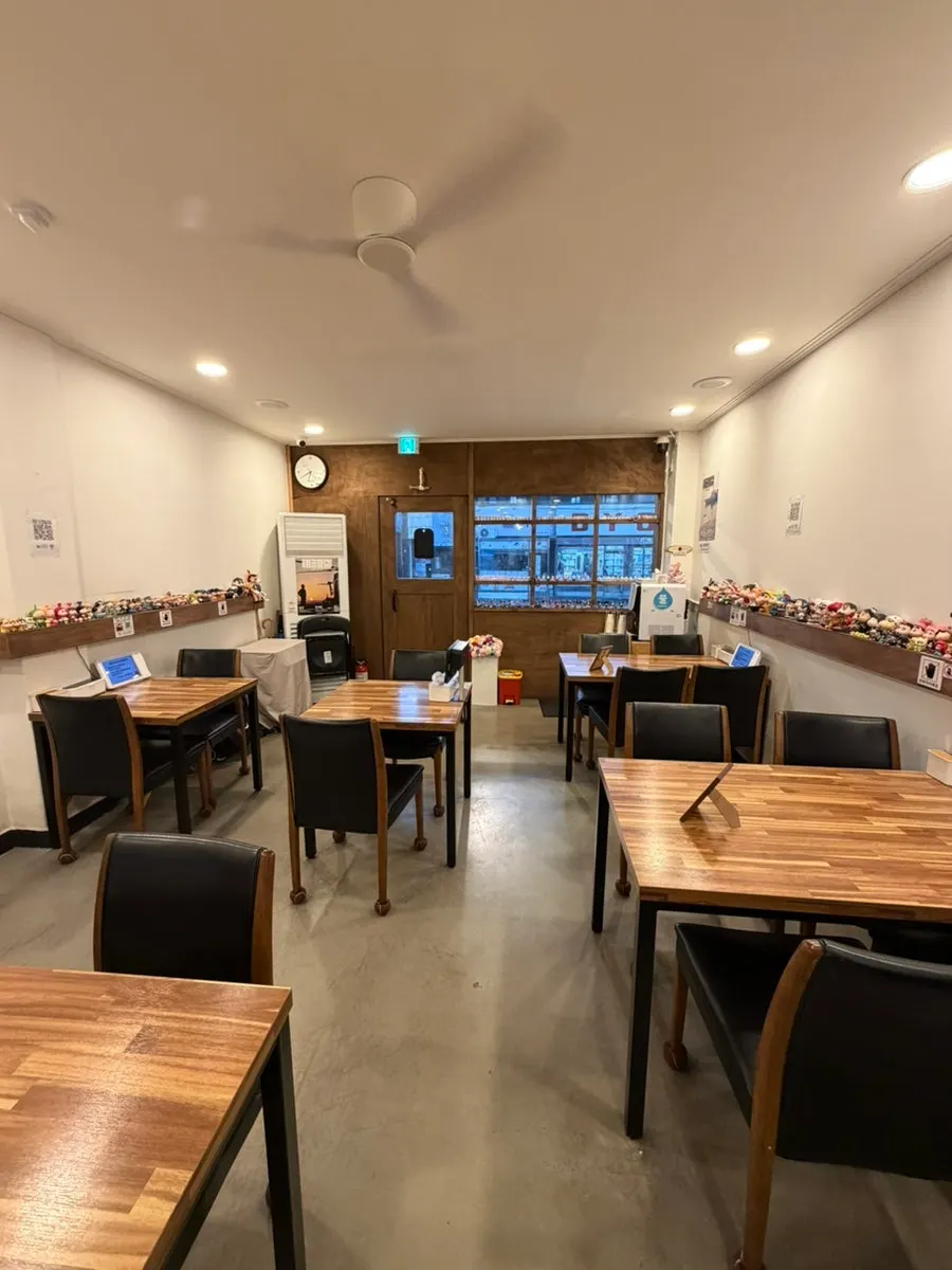 Tidy interior of Seongsan Seobiu Udon Donkatsu