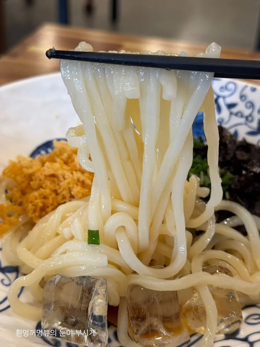 Bukkake cold udon served with sauce on the side