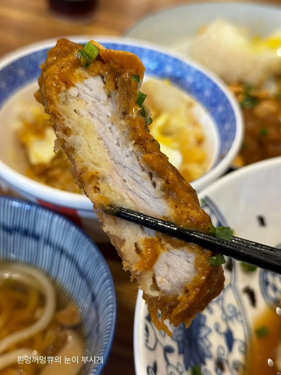 Thick curry pork cutlet made with fresh Jeju pork loin