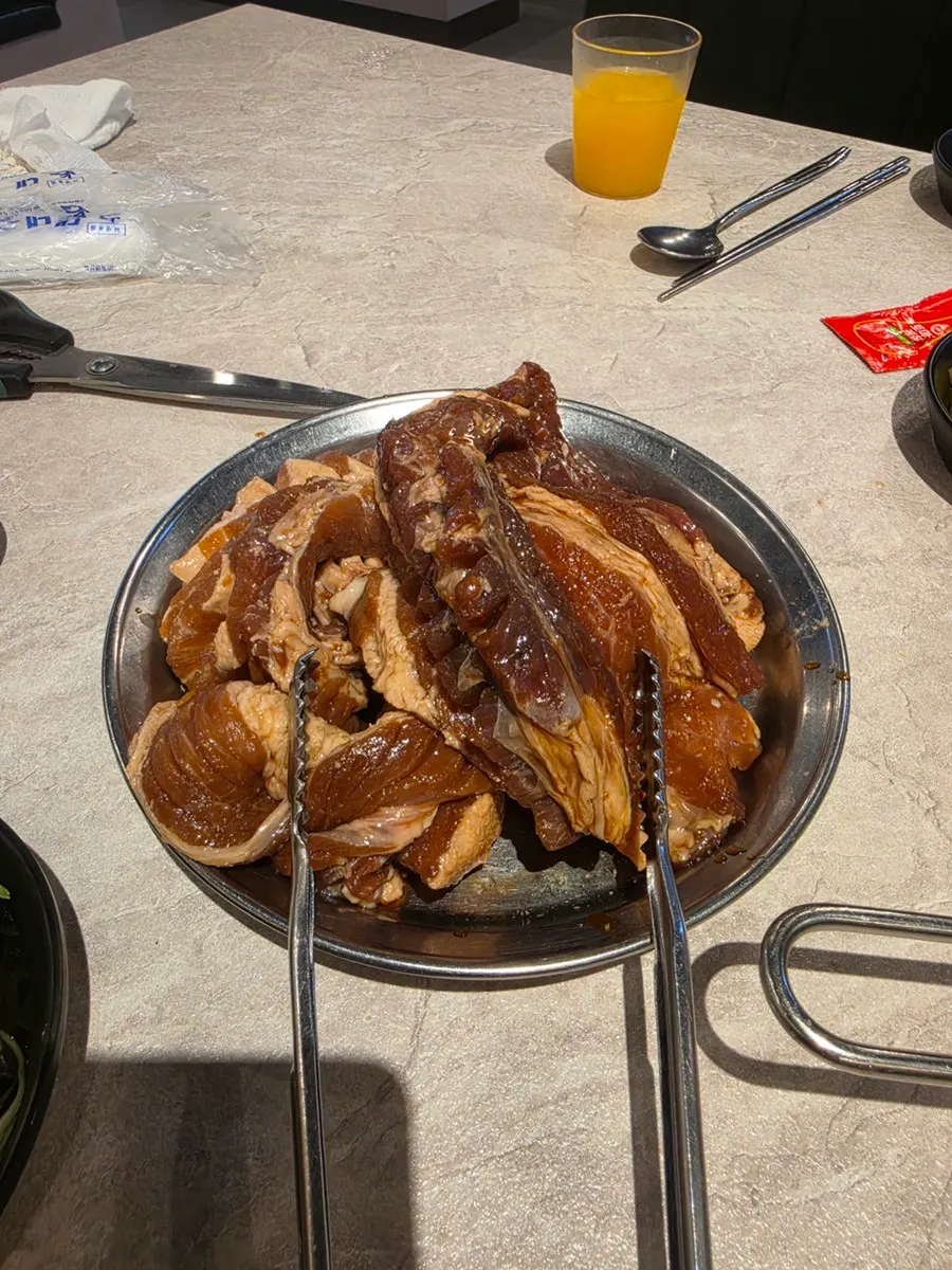 A plate of unlimited ribs