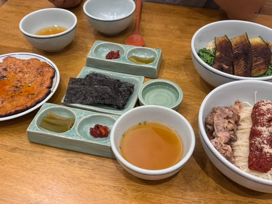 식사를 마친 향택 성서계명대점 테이블