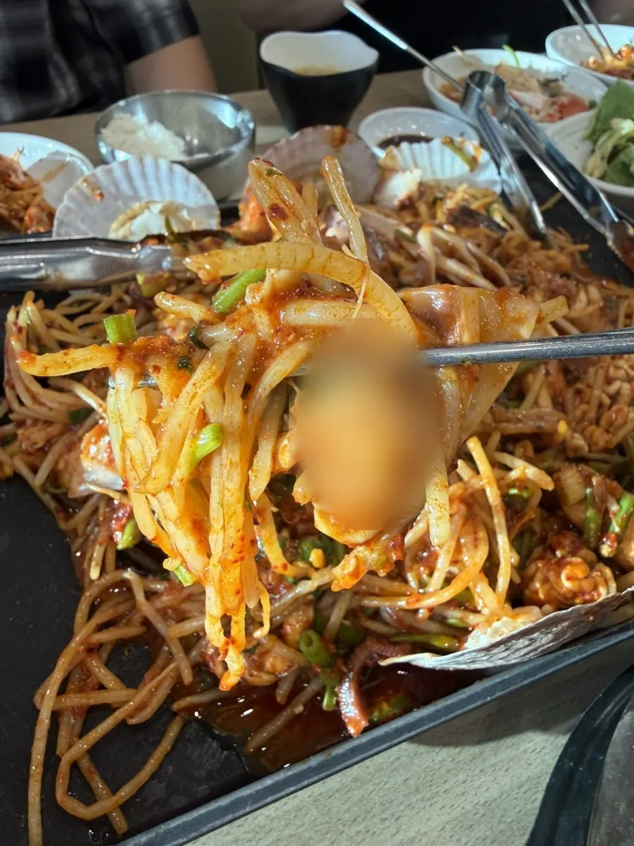 Peeled shrimp meat
