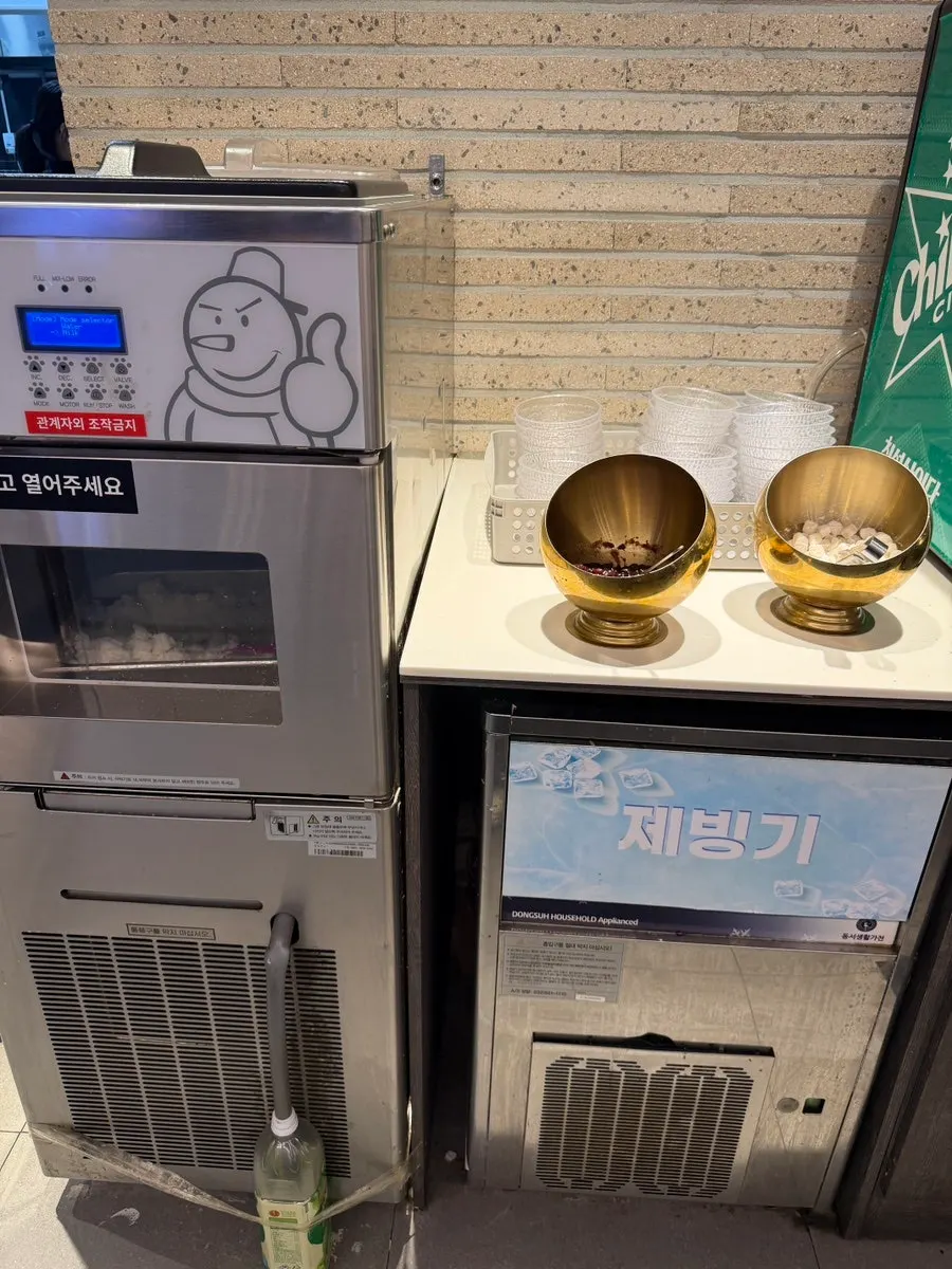 Self-cooking station for Jjapagetti and ramen