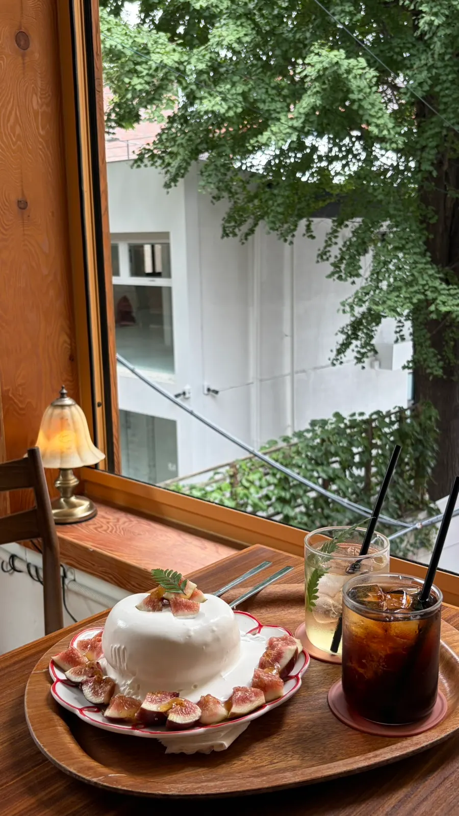 Second-floor window seat overlooking a Seongsu backstreet