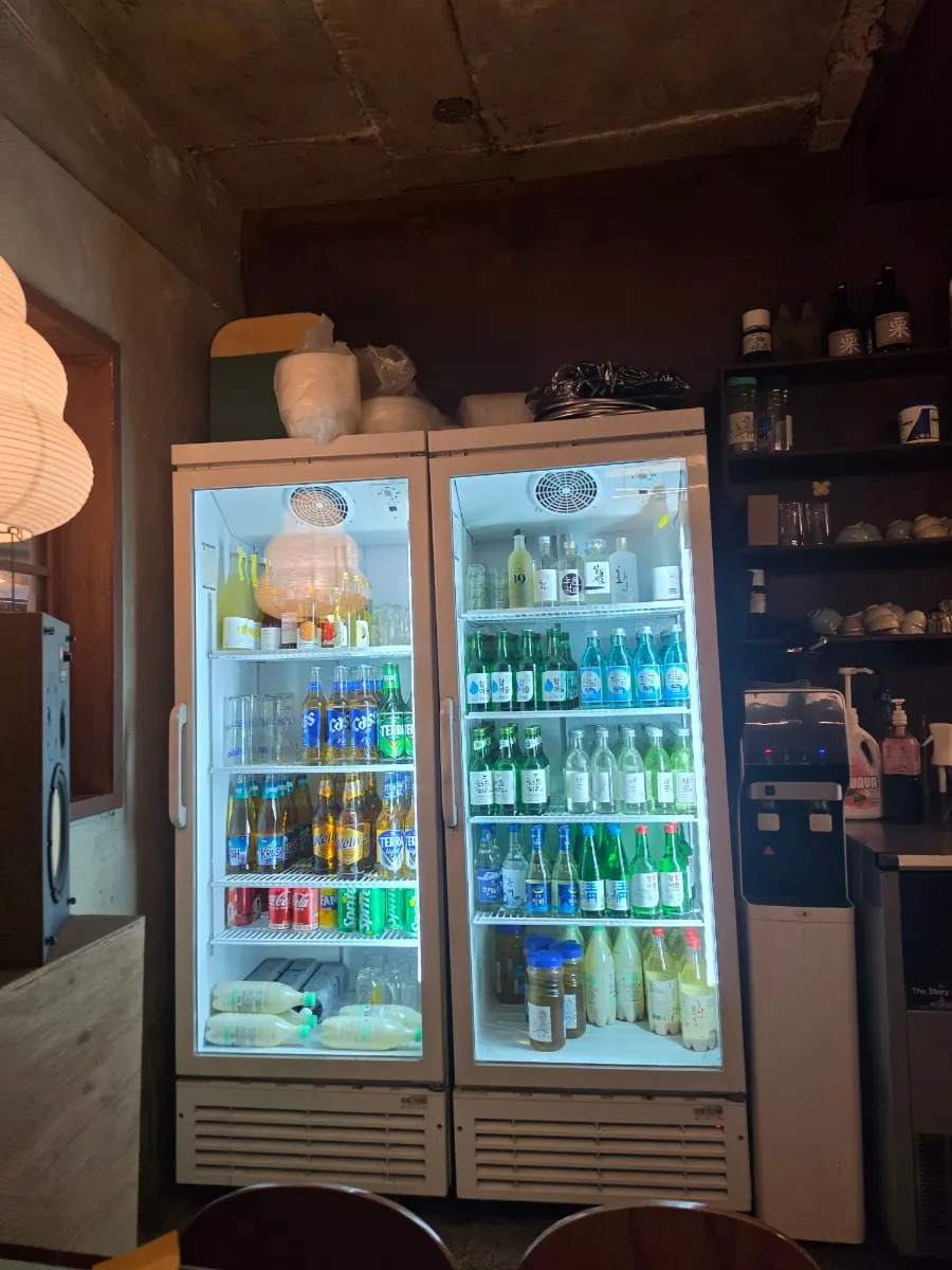 Neat indoor space at Seongsu AGU