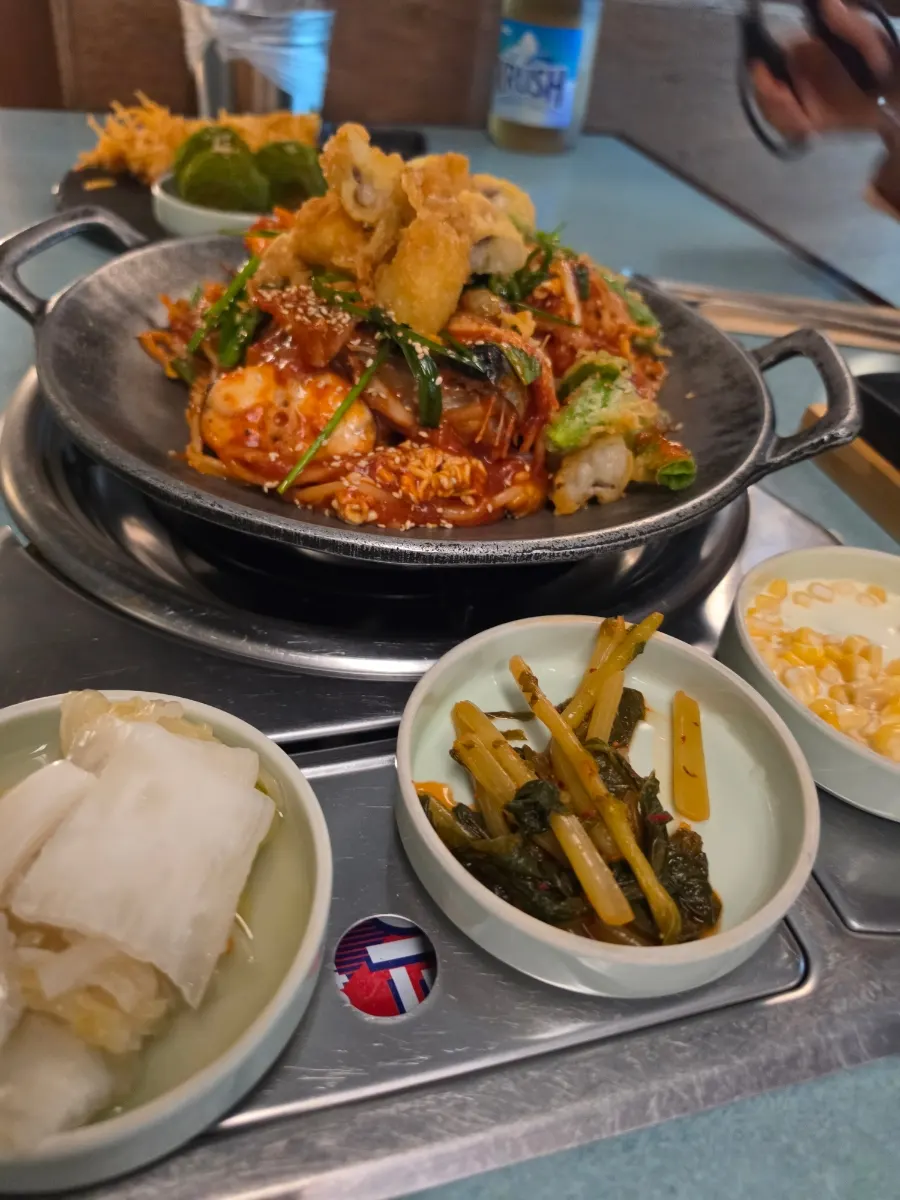 Seaweed-octopus rice balls and agu-jjim